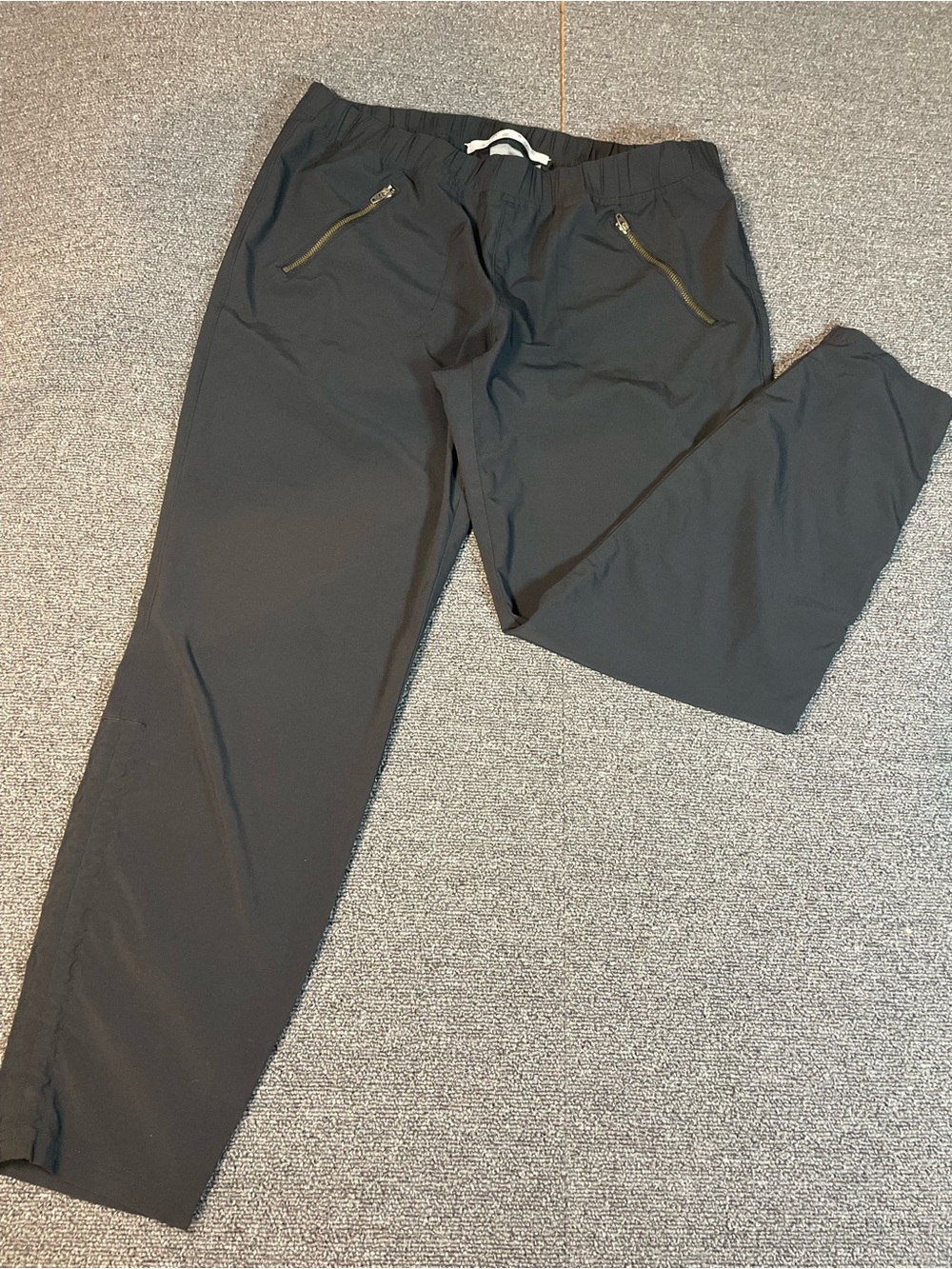 Athleta Black Pull-On Zip-Pocket Joggers with cinch legs-8